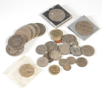 Lot 293 - A box of assorted vintage crowns and other...