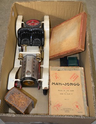 Lot 509 - A box of assorted items, to include vintage...