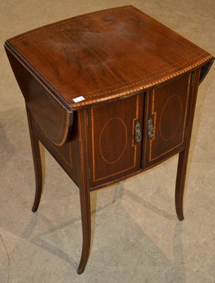 Lot 740 - A 19th century mahogany and boxwood lined drop...