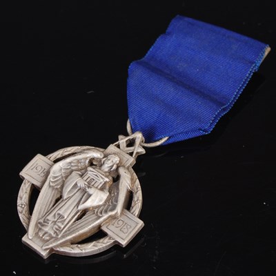 Lot 70 - Masonic interest, a silver 1914-1918 Hallstone...