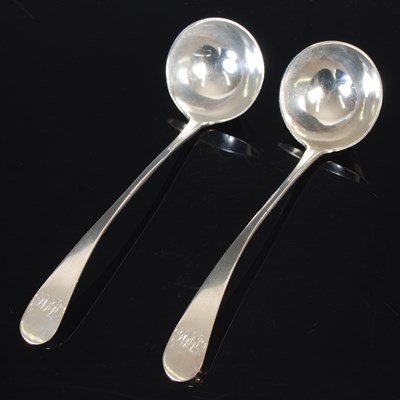 Lot 193 - A pair of Scottish provincial silver toddy...