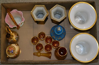 Lot 895 - A box of assorted ceramics, to include a pair...