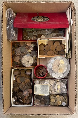 Lot 912 - A box of assorted coinage, to include fifty...