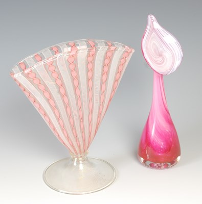 Lot 654 - A Murano Latticino glass fan vase, decorated...