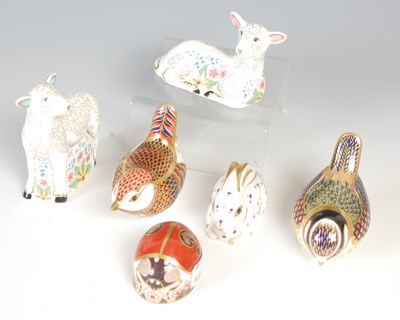 Lot 655 - A group of assorted Royal Crown Derby animal...