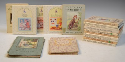 Lot 862 - A box of assorted Beatrix Potter books, to...