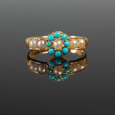 Lot 362 - An Edwardian 18ct. gold ring, with turquoise...
