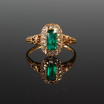 Lot 328 - A late 19th / early 20th century yellow metal...