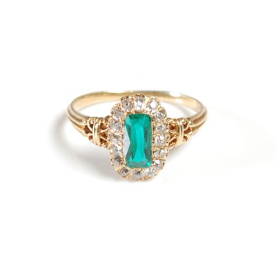 Lot 328 - A late 19th / early 20th century yellow metal...