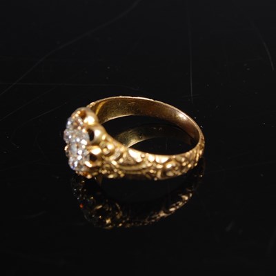 Lot 330 - A late 19th / early 20th century yellow metal...
