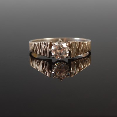 Lot 338 - A silver and paste set solitaire ring, size S,...