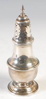 Lot 218 - A Birmingham silver sugar caster, 3.7 troy ozs.