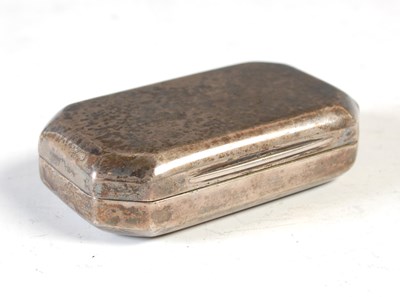 Lot 233 - A George III silver oblong snuff box, with cut...