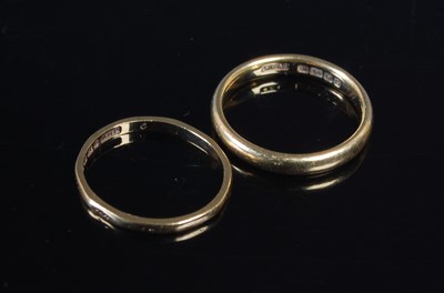 Lot 352 - Two 18ct gold rings, size P and size N, 6g.