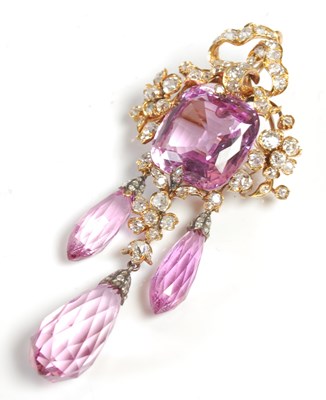 Lot 364 - A late 19th/ early 20th century yellow metal,...