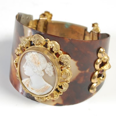 Lot 399 - A late 19th / early 20th century cameo gilt...