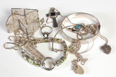 Lot 481B - A collection of assorted white metal jewellery,...