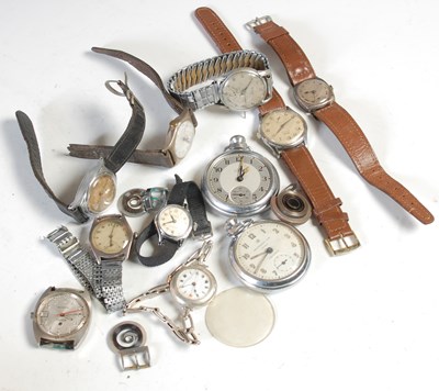 Lot 522 - A collection of eight assorted vintage...