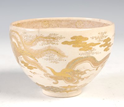 Lot 631 - A Japanese Satsuma pottery bowl, late 19th /...