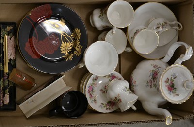 Lot 612 - A box of assorted English ceramics, to include...