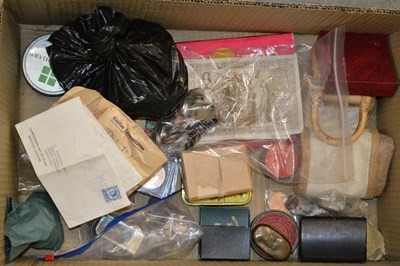 Lot 601 - A box of assorted coinage and banknotes, to...