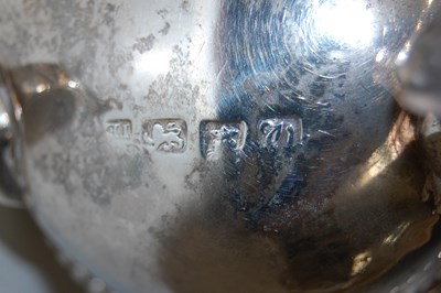 Lot 107 - A George III silver sauce boat, London,...