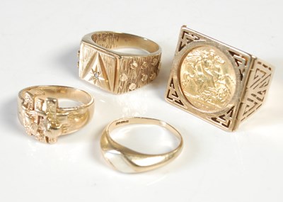 Lot 50 - A 9ct gold mounted half sovereign ring, set...