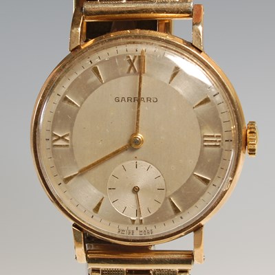 Lot 74 - A vintage gentleman's 9ct gold wristwatch by...