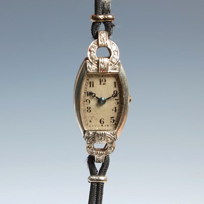 Lot 76 - An early 20th century Art Deco platinum and...