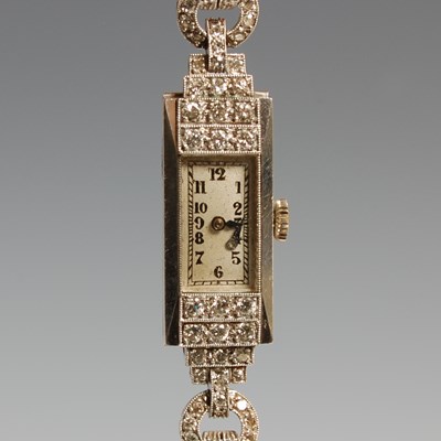 Lot 78 - An early 20th century Art Deco ladies platinum...