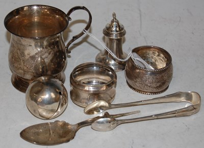 Lot 156 - A collection of silver to include a Birmingham...