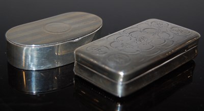 Lot 127 - A George V silver snuff box, Birmingham 1913,...