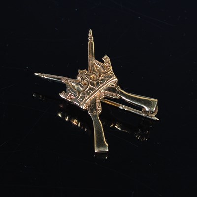 Lot 219 - A 9ct gold Royal Airforce Regiment cap badge,...