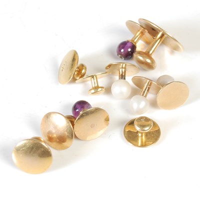 Lot 233 - A collection of eleven assorted shirt studs,...