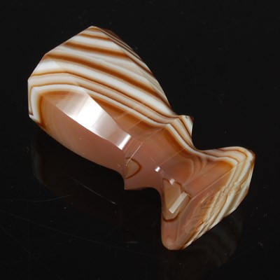 Lot 234 - An antique banded agate seal stamp, the matrix...