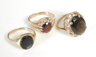 Lot 308 - Three assorted 9ct gold single stone rings,...