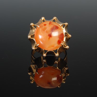Lot 314 - A stylish yellow gold and carnelian single...