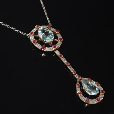 Lot 331 - An Edwardian yellow and white metal aquamarine...