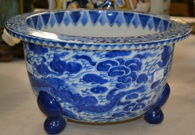 Lot 496 - A decorative Chinese blue and white porcelain...