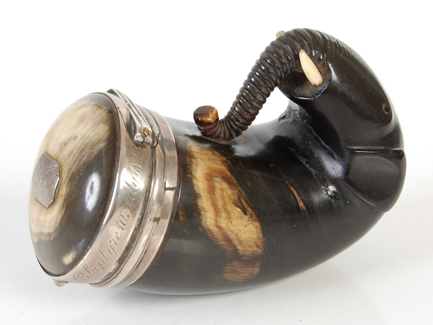 Lot 242 - An unusual Scottish curly horn snuff mull...