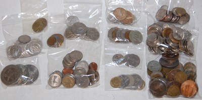 Lot 189 - A box of assorted coins of the world