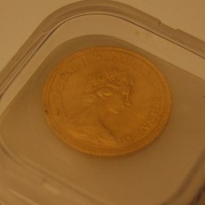 Lot 247 - An Elizabeth II gold sovereign dated 1976