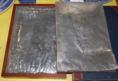 Lot 390 - A mahogany rectangular box with brass handle,...