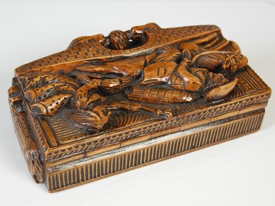 Lot 265 - A Scottish treen 'blind man' table snuff box,...