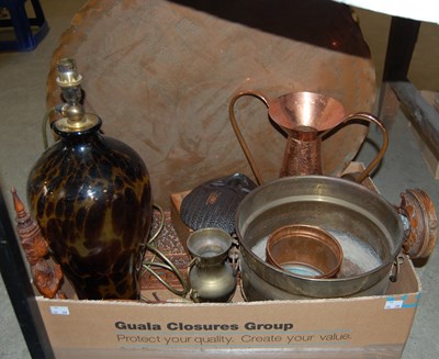 Lot 503 - A box of assorted items to include an art...