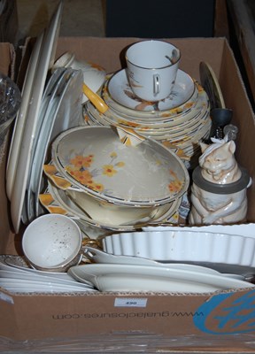 Lot 490 - Box - mixed tea / dinner ware etc