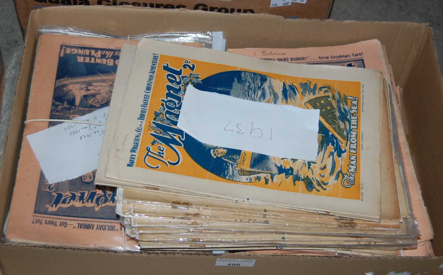 Lot 496 - Box - Multiple volumes of The Magnet to...