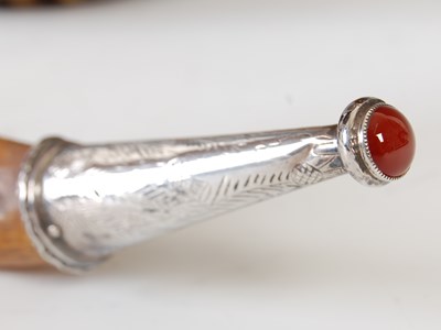Lot 272 - A Scottish ram's horn table snuff mull with...