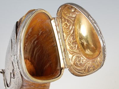 Lot 272 - A Scottish ram's horn table snuff mull with...