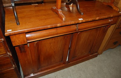 Lot 735 - A 20th century mahogany chiffonier with two...